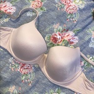 34DD Cream VS tshirt bra